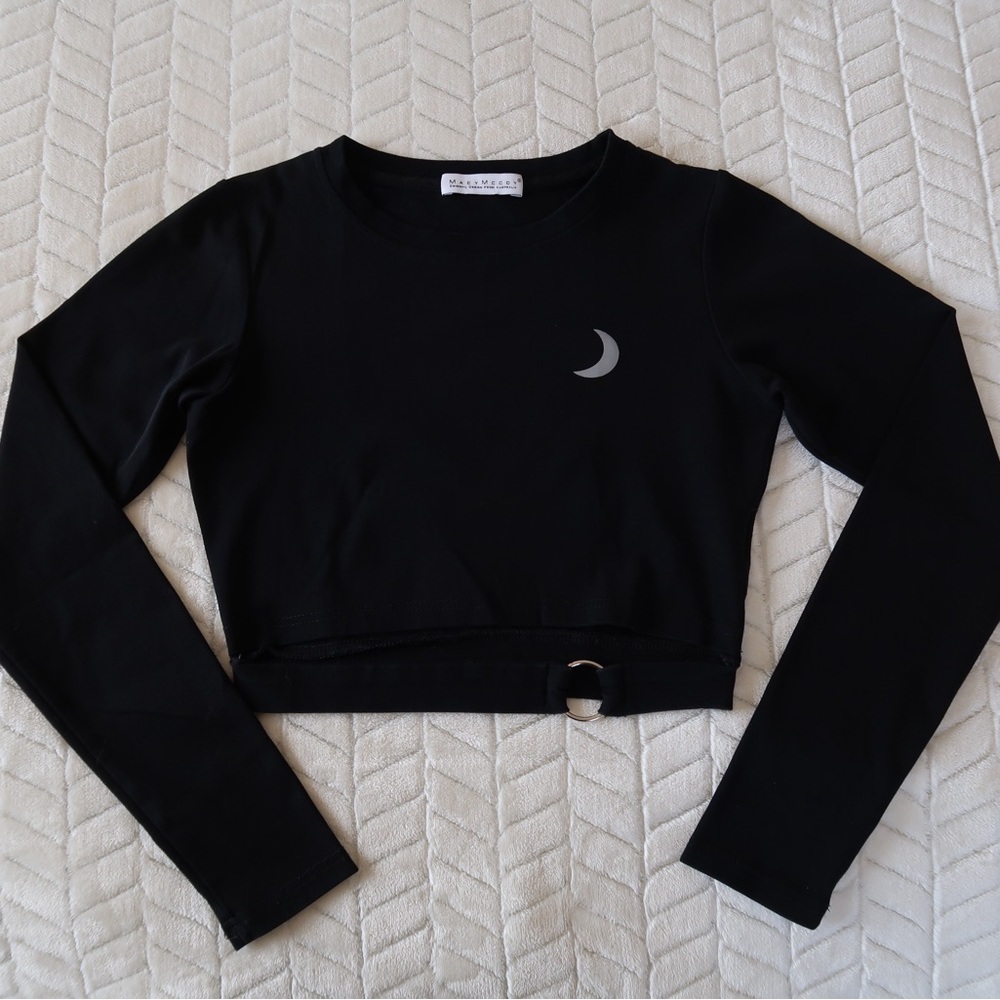 Macy Mccoy Black long sleeve crop top